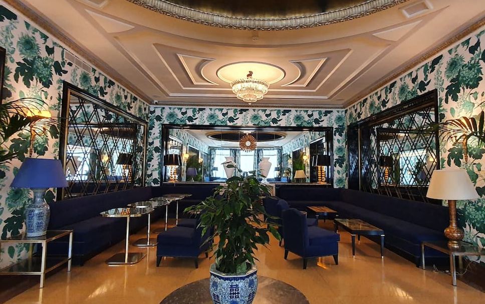 Balai Menunggu Gambar