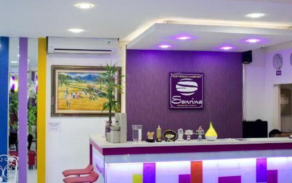 Meja Penyambut Tetamu Gambar