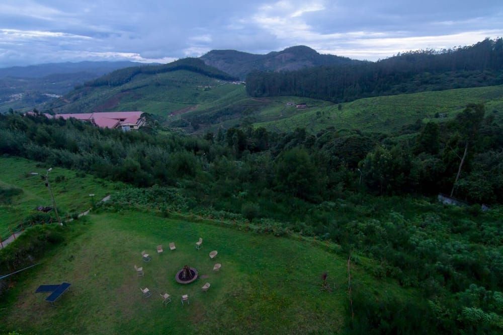 Pemandangan luar