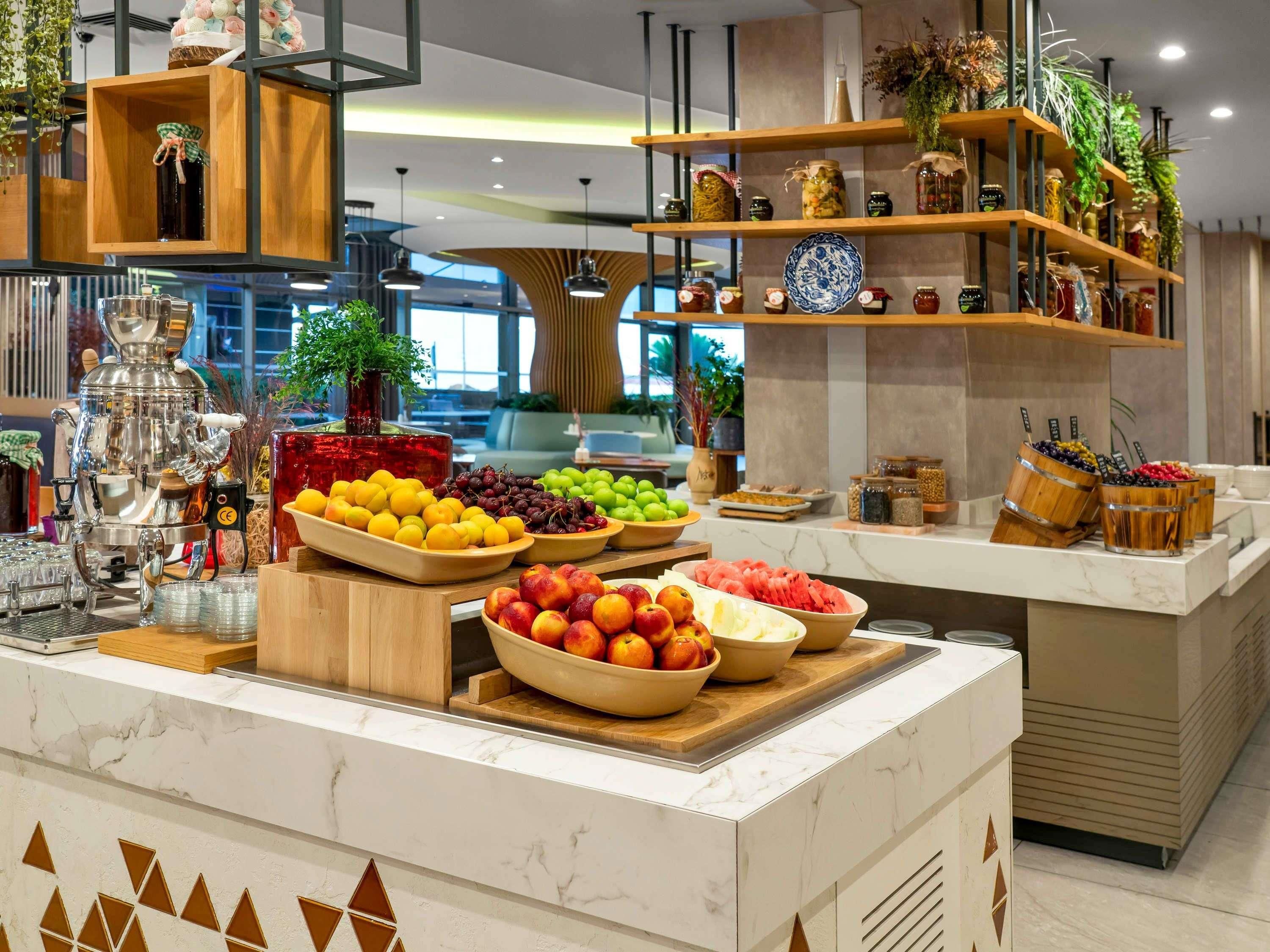 Buffet Gambar