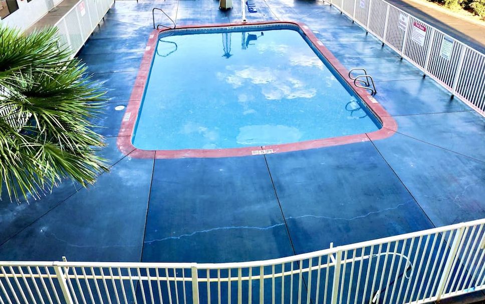 Kolam renang Gambar