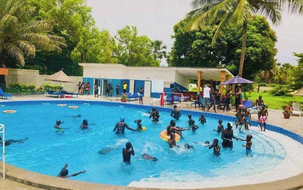 Kolam renang Gambar