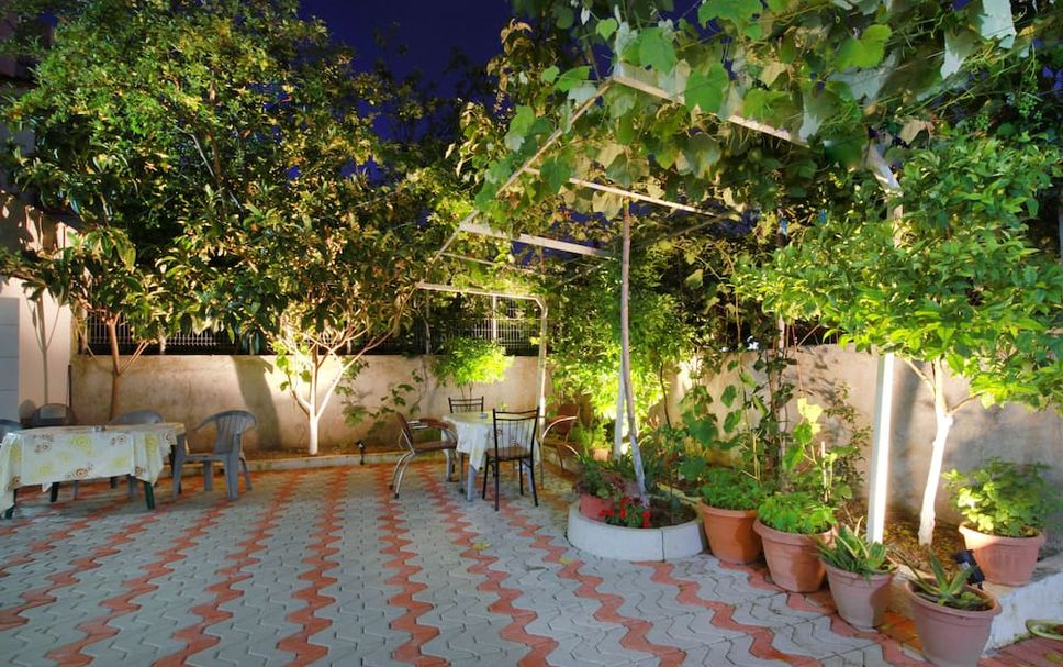 Patio Gambar