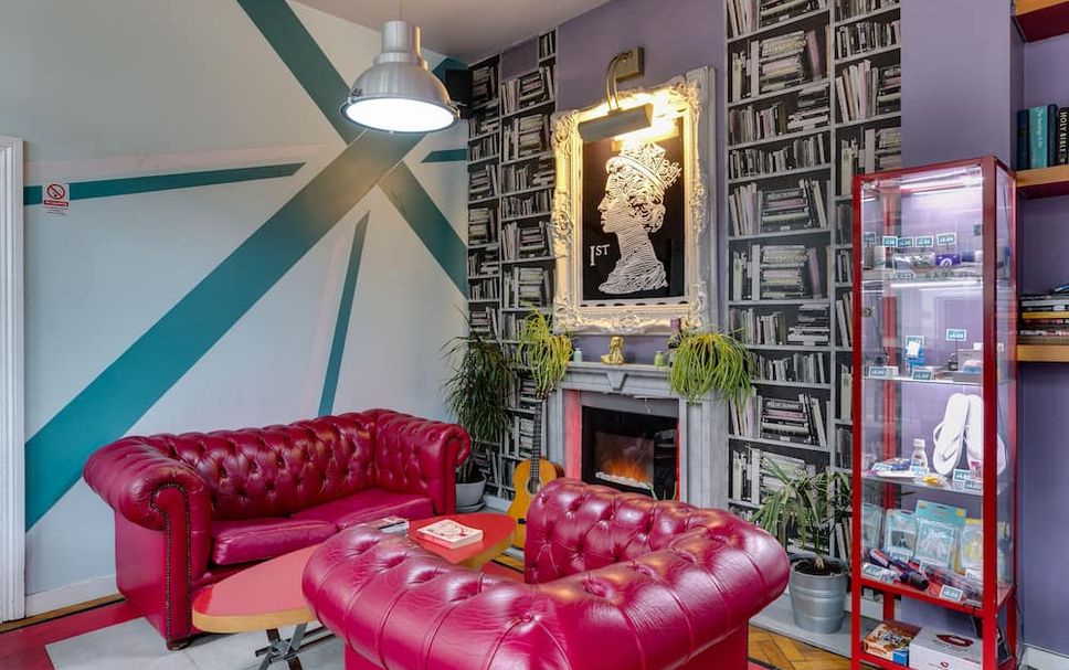 Balai Menunggu Gambar