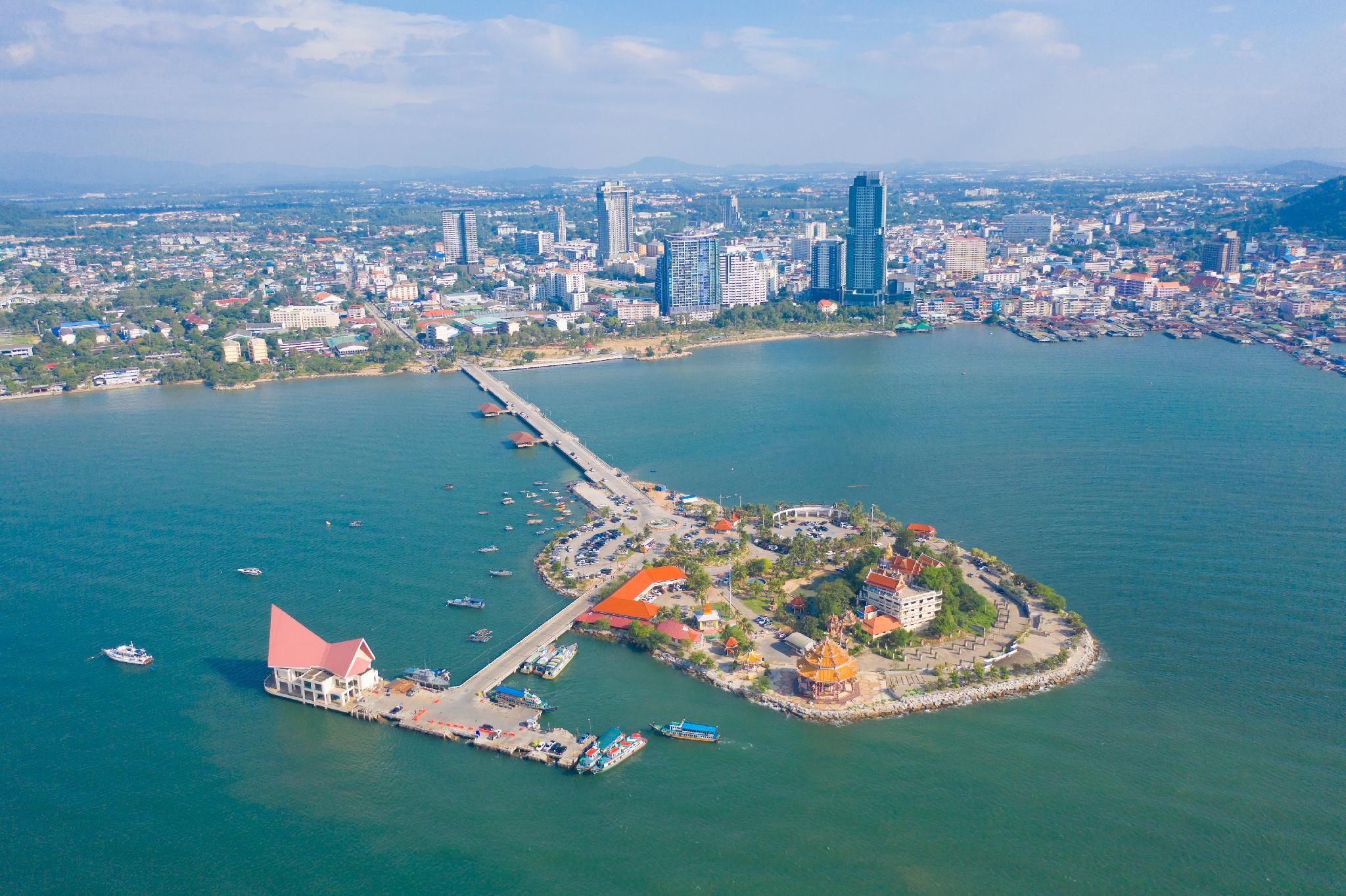 Pemandangan luar