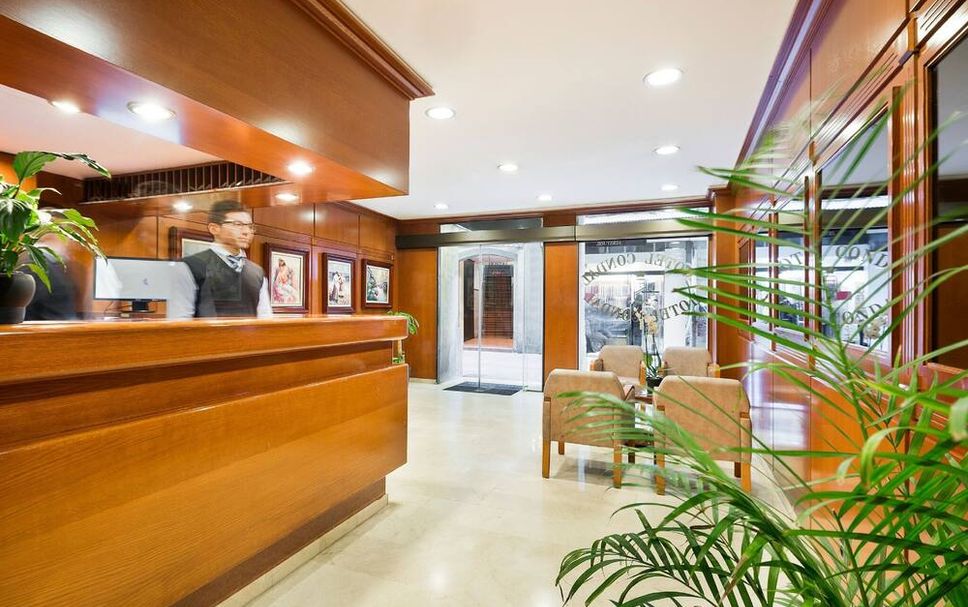 Meja Penyambut Tetamu Gambar