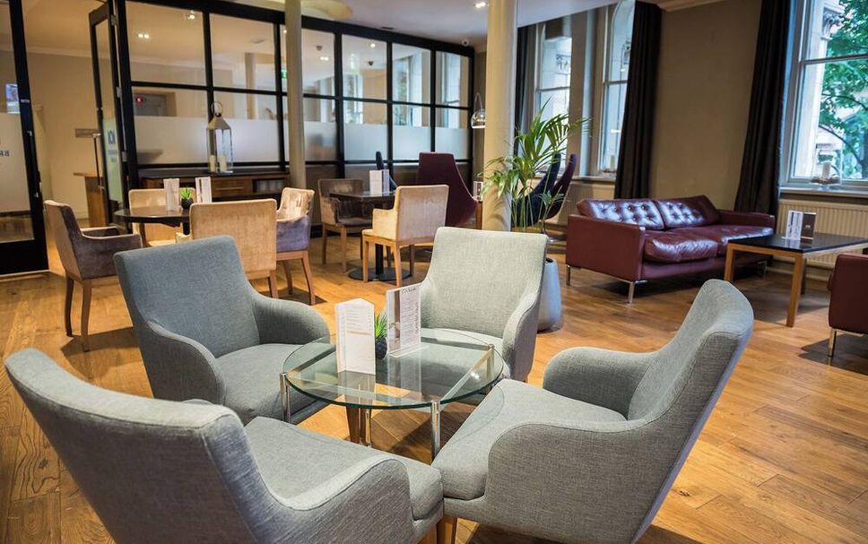 Balai Menunggu Gambar