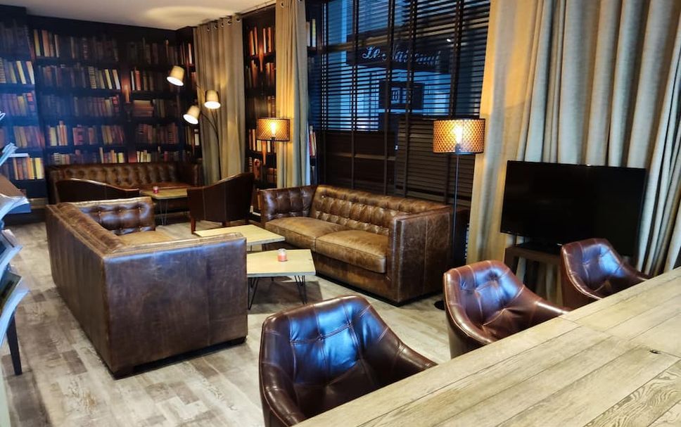 Balai Menunggu Gambar