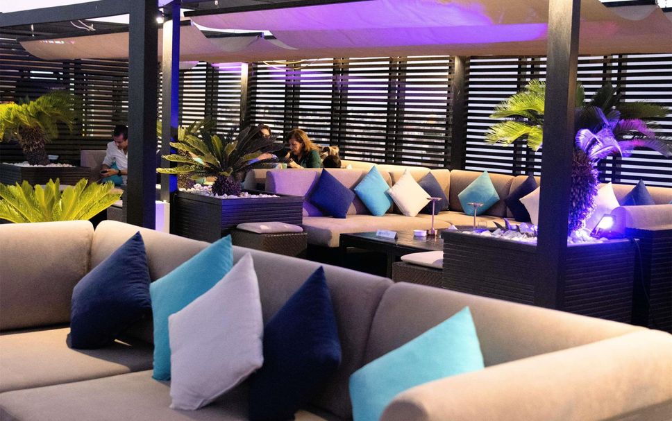 Balai Menunggu Gambar