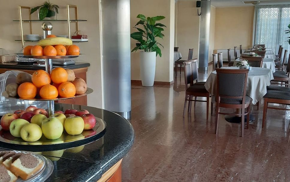 Buffet Gambar