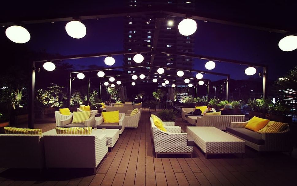 Balai Menunggu Gambar