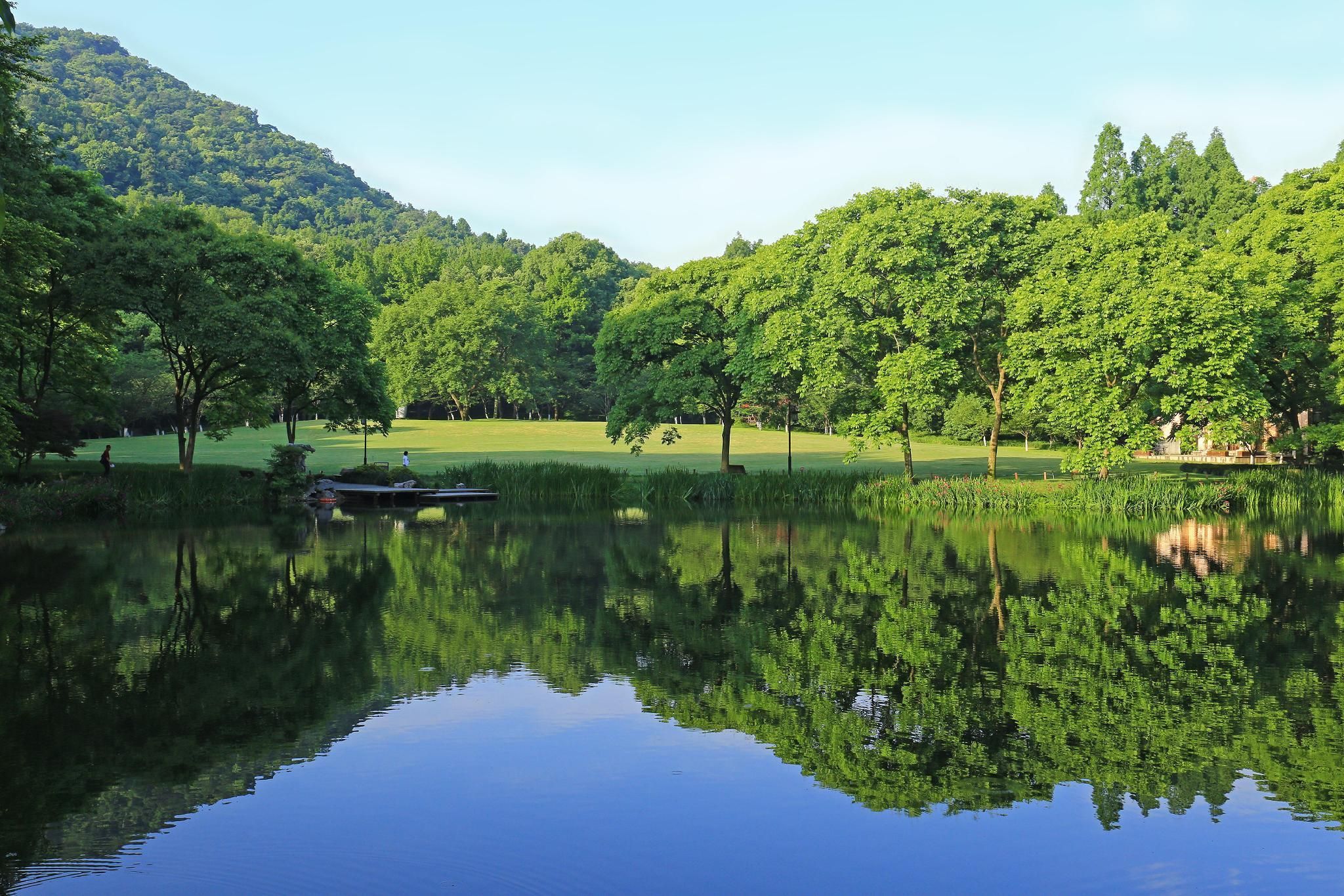 Pemandangan luar