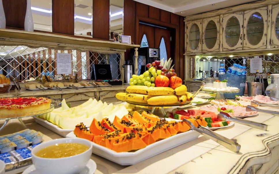Buffet Gambar
