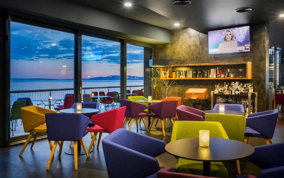 Balai Menunggu Gambar