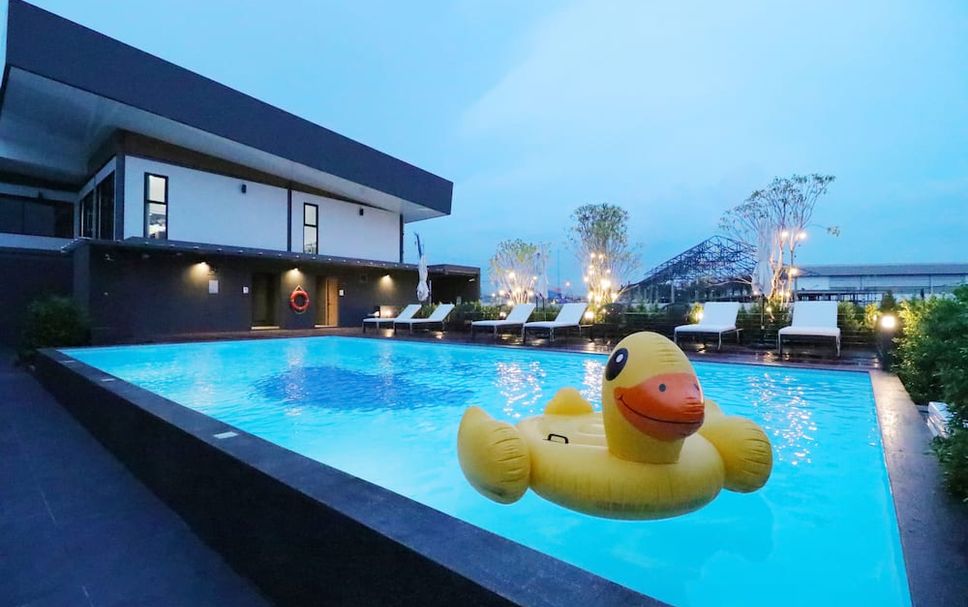Kolam renang Gambar