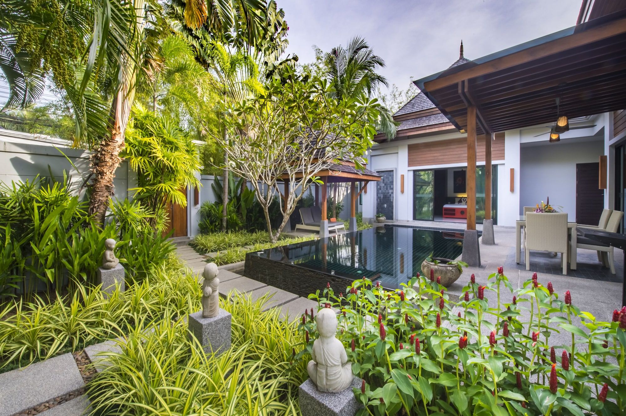 Pemandangan luar