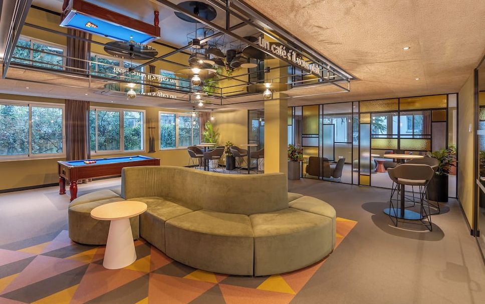 Balai Menunggu Gambar