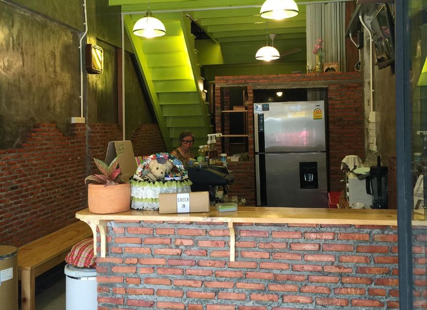 Meja Penyambut Tetamu Gambar