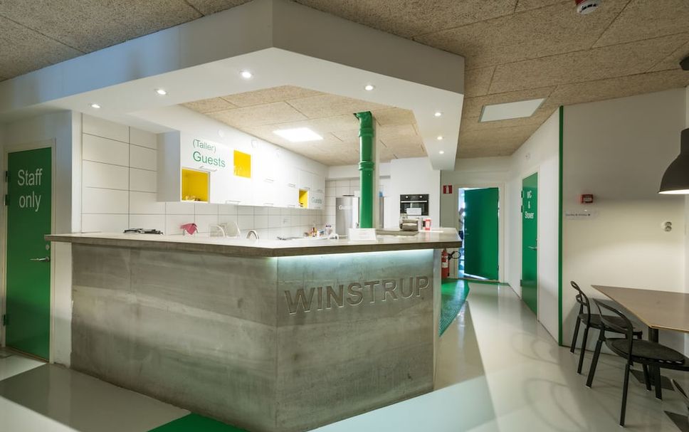 Meja Penyambut Tetamu Gambar