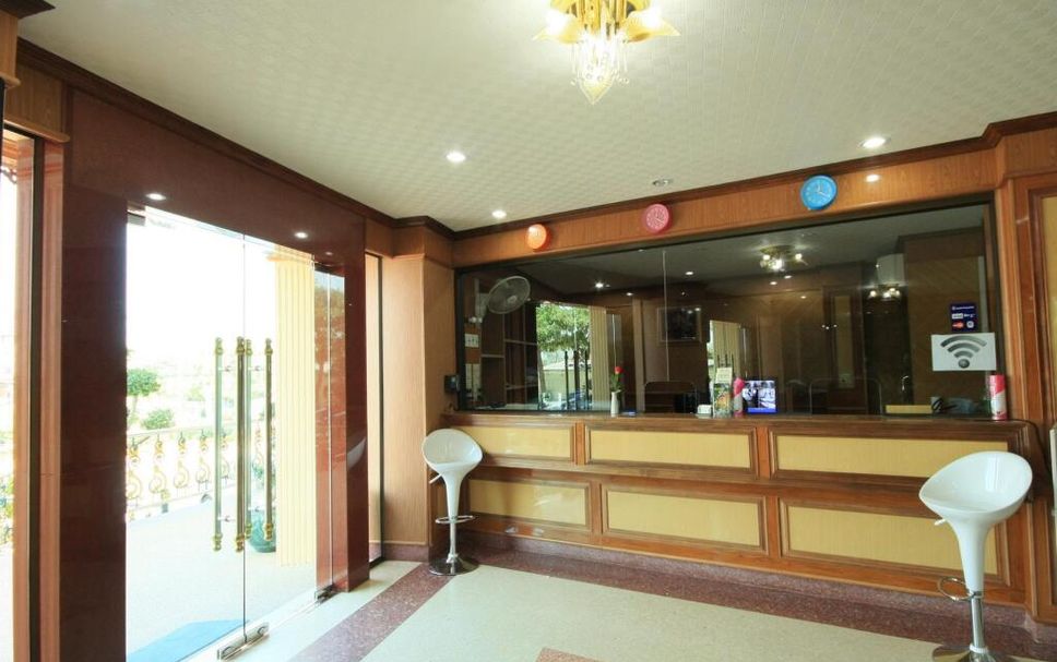 Meja Penyambut Tetamu Gambar