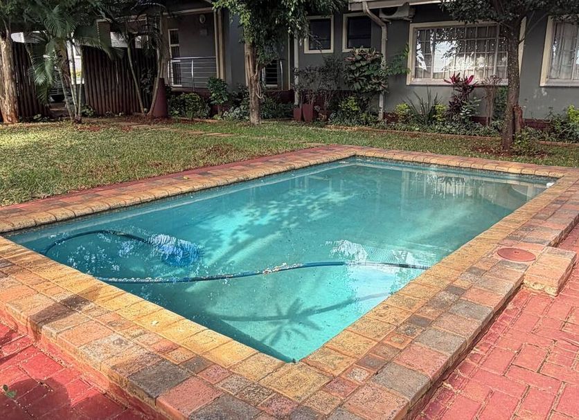 Kolam renang Gambar