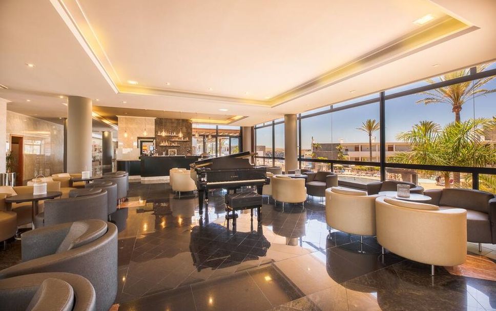 Balai Menunggu Gambar