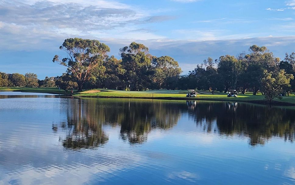 Padang golf Gambar
