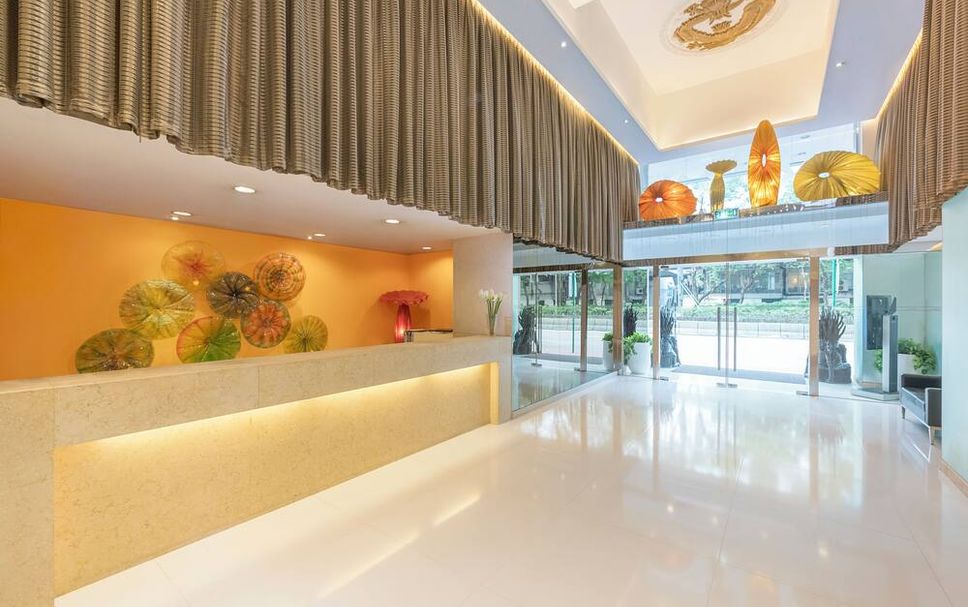 Meja Penyambut Tetamu Gambar