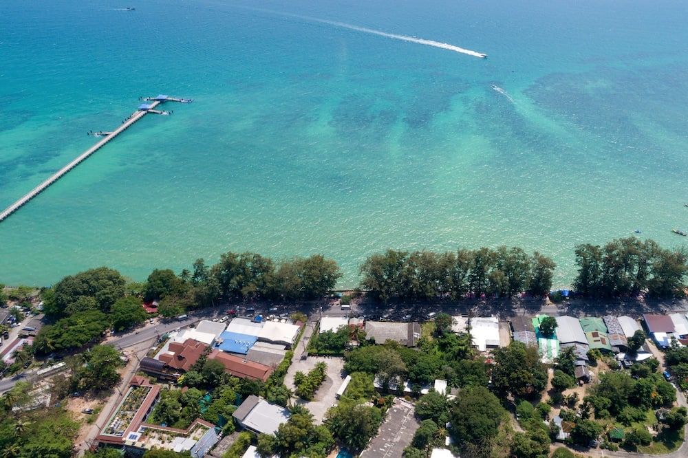 Pemandangan luar