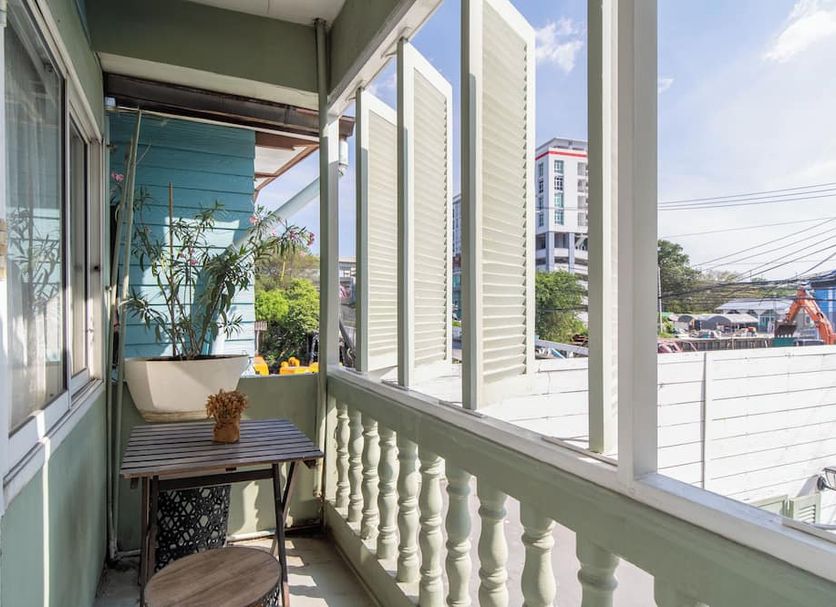 Balkoni Gambar