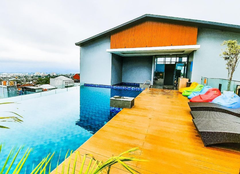 Kolam renang Gambar