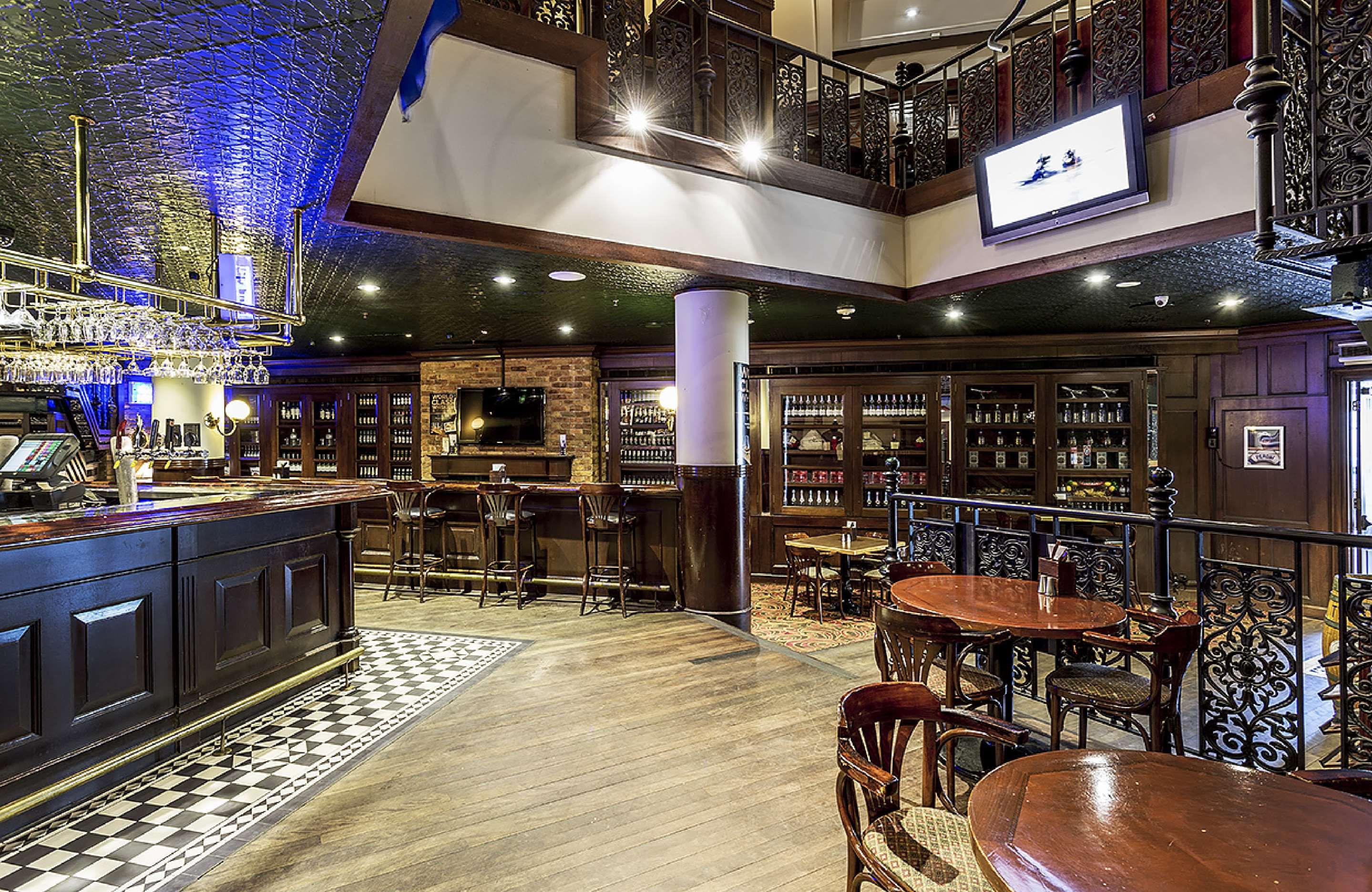 Bar