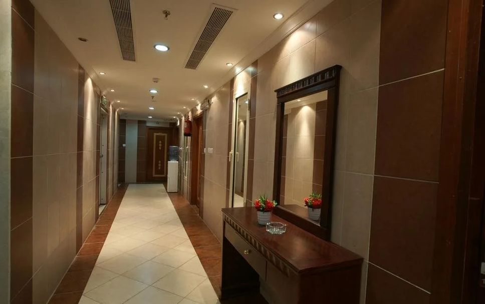 hallway Gambar