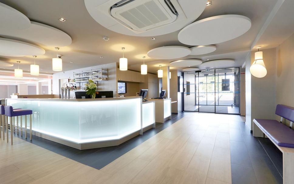 Meja Penyambut Tetamu Gambar