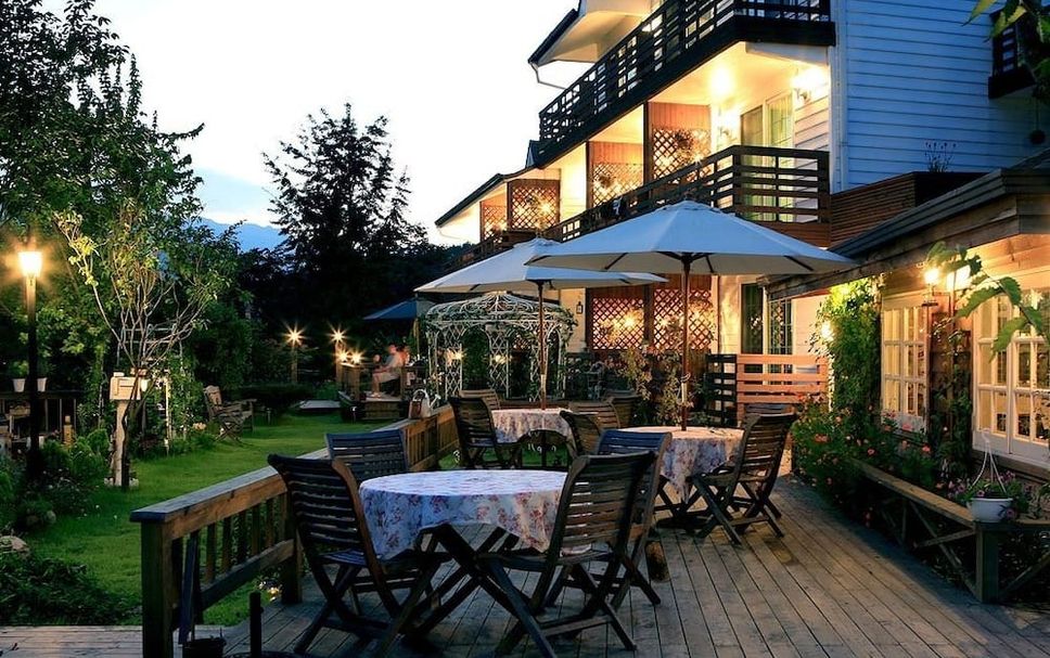 Patio Gambar