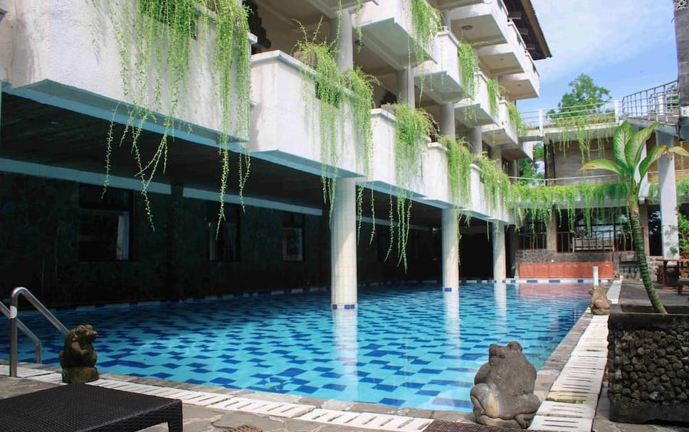 Kolam renang Gambar