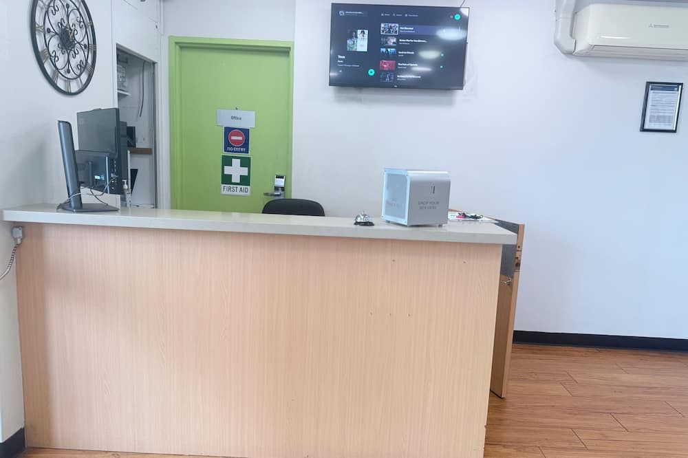 Meja Penyambut Tetamu