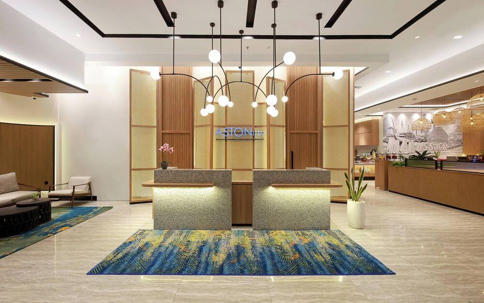 Meja Penyambut Tetamu Gambar