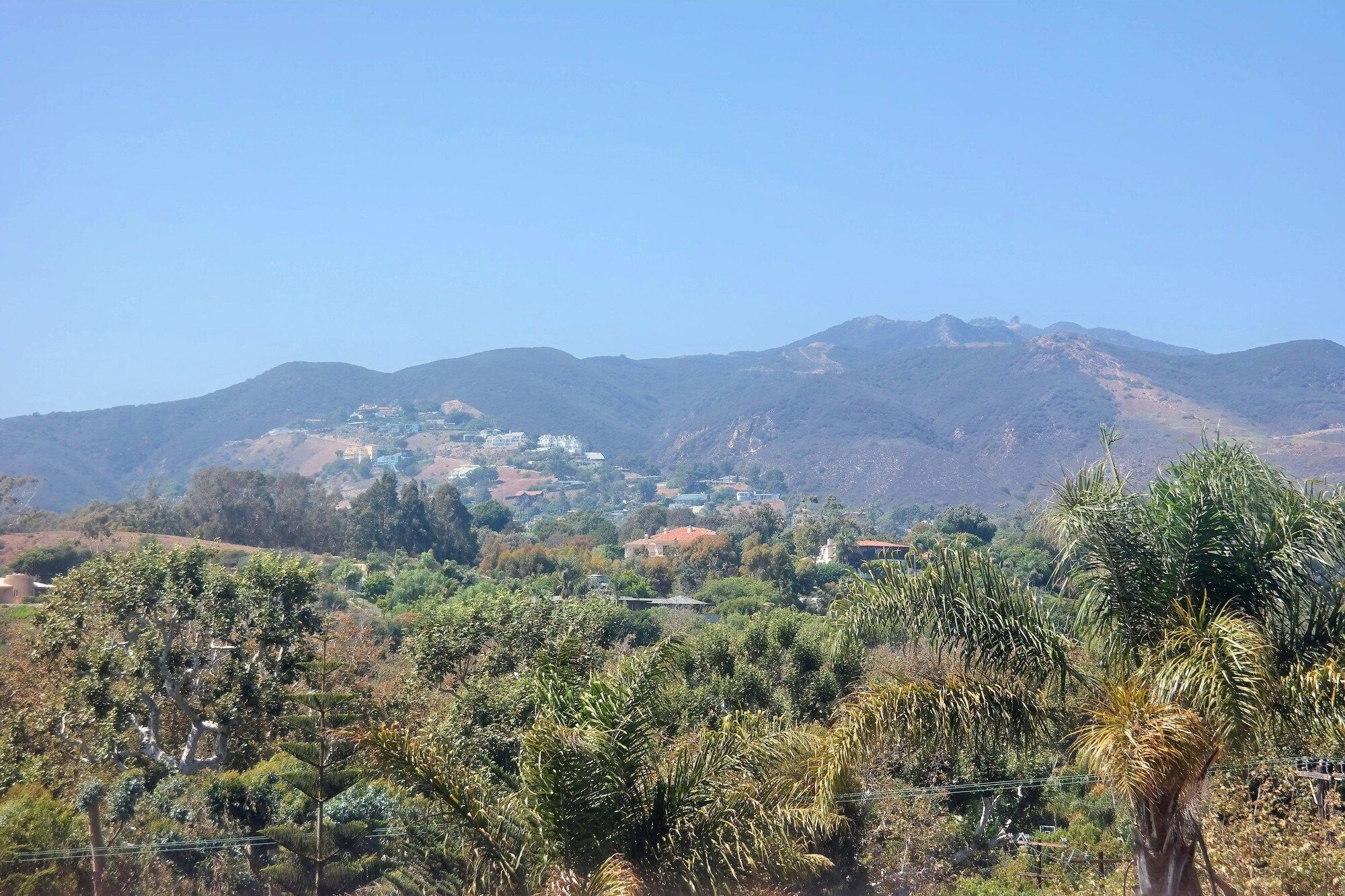 Pemandangan luar