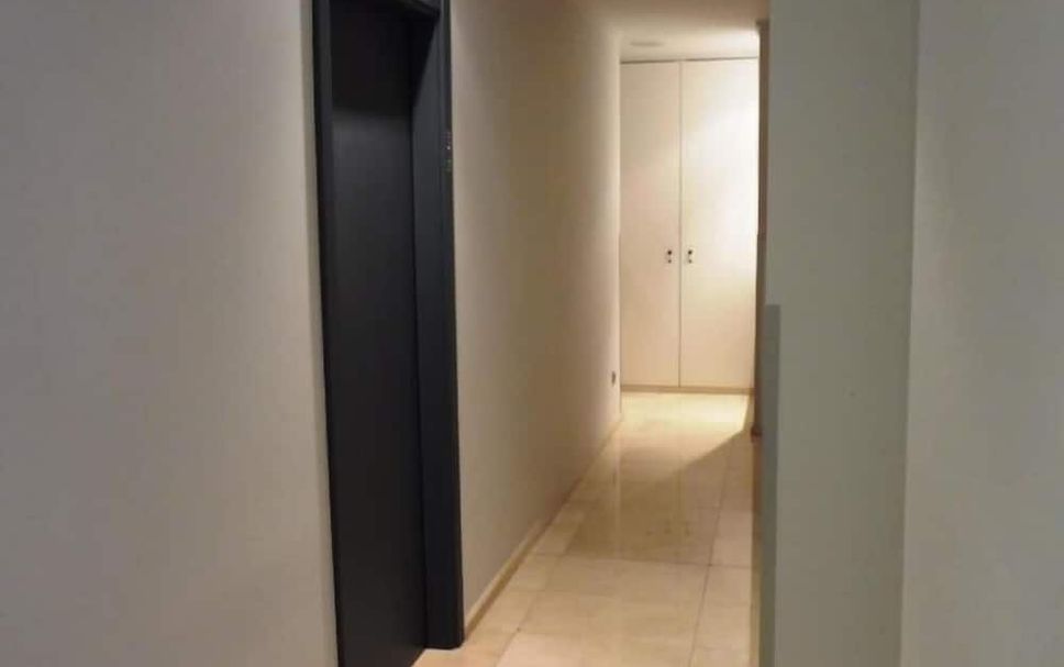 hallway Gambar