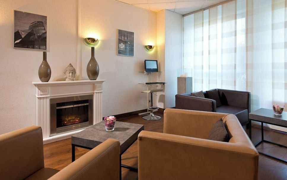 Balai Menunggu Gambar