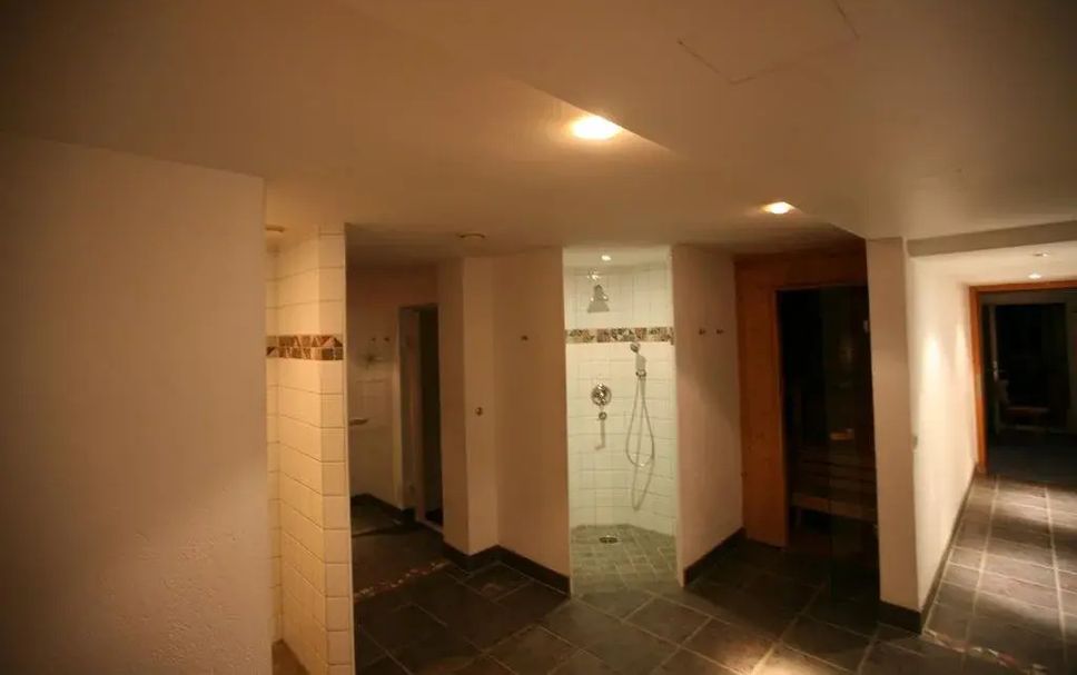 hallway Gambar