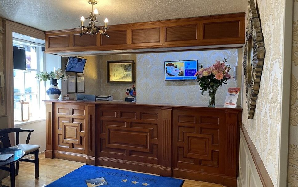 Meja Penyambut Tetamu Gambar