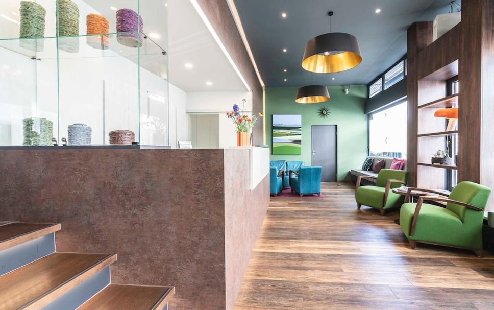 Meja Penyambut Tetamu Gambar