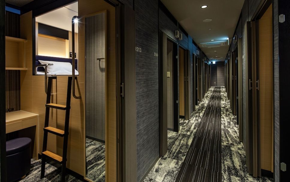 hallway Gambar