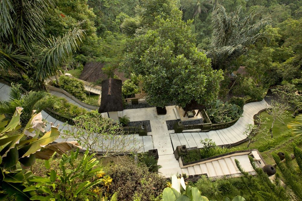 Pemandangan luar