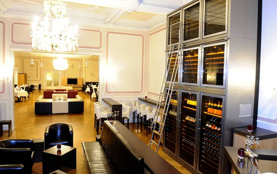 Balai Menunggu Gambar