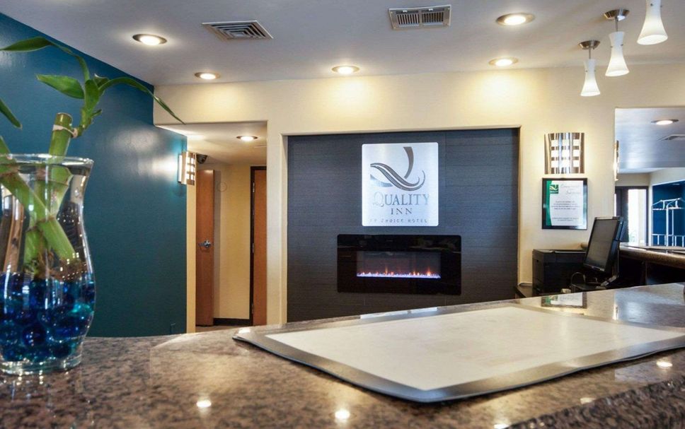 Meja Penyambut Tetamu Gambar