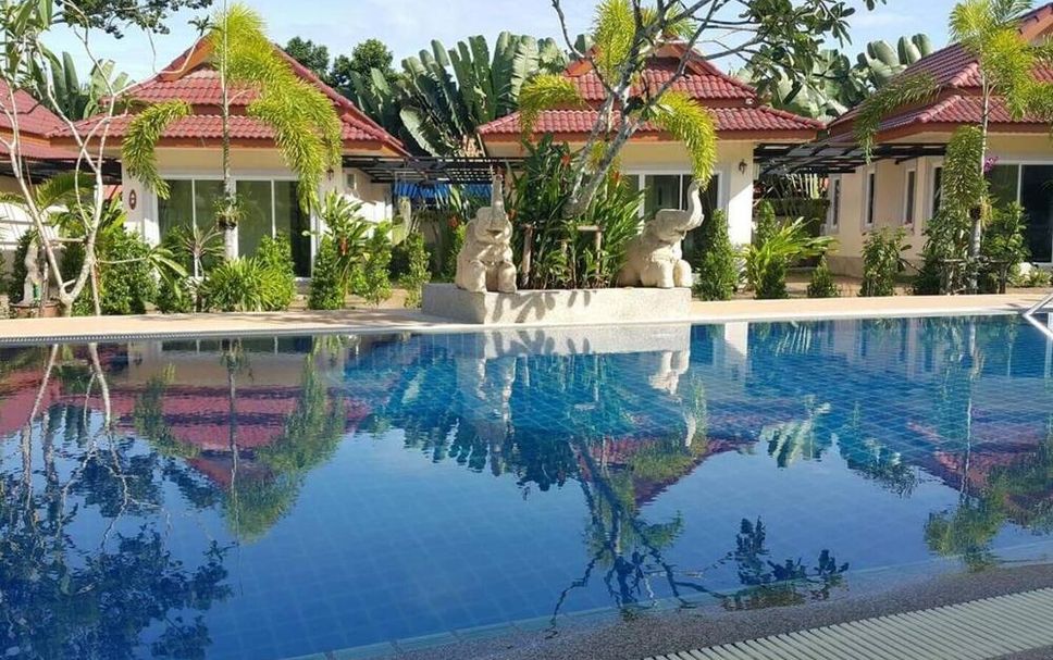 Kolam renang Gambar