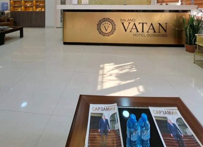 Meja Penyambut Tetamu Gambar